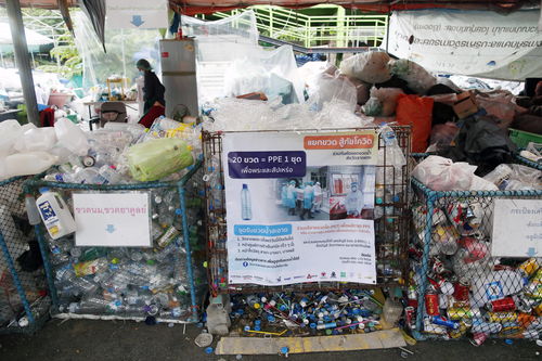 泰国 废弃塑料瓶 变身 防护服